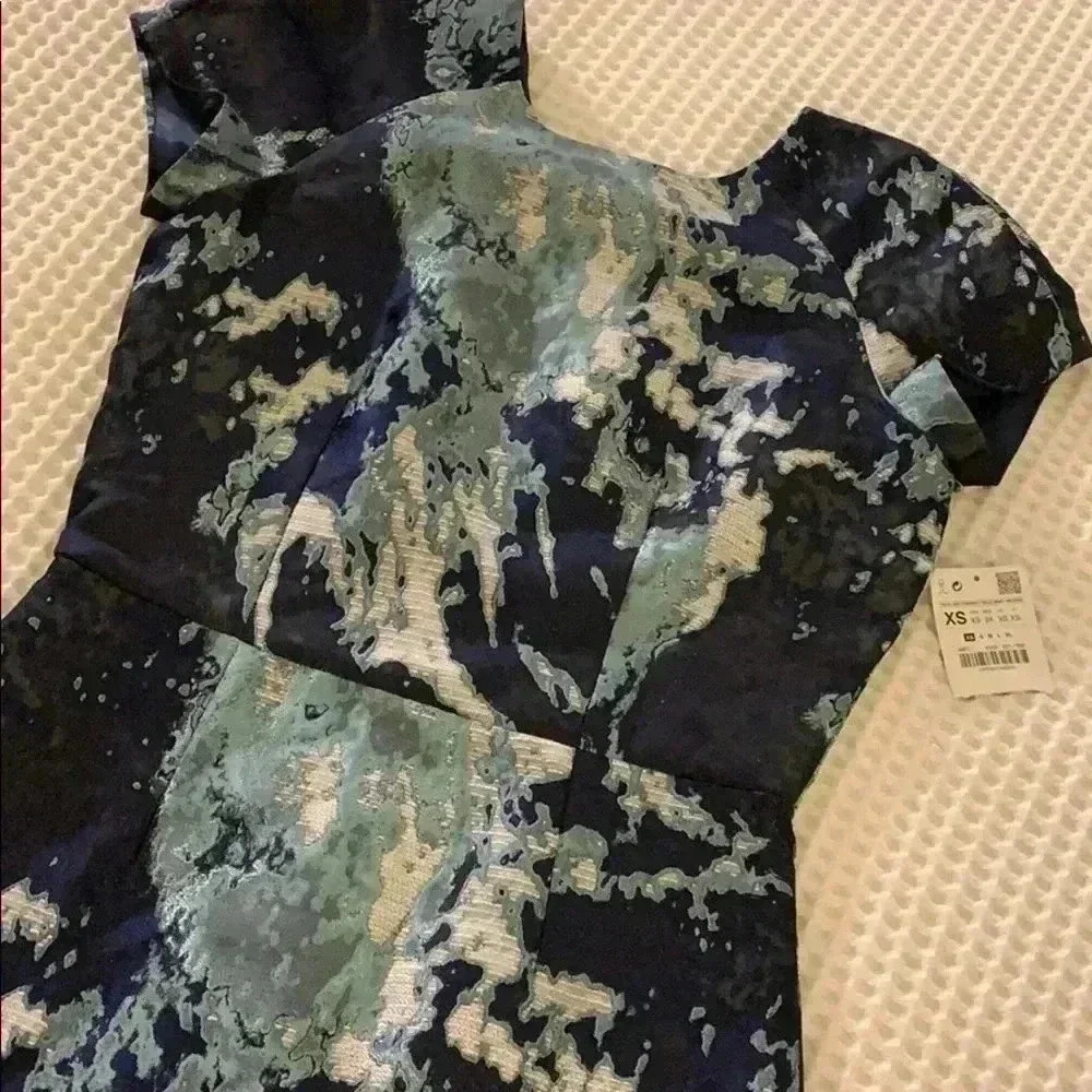 Zara - Picture 2 of 4